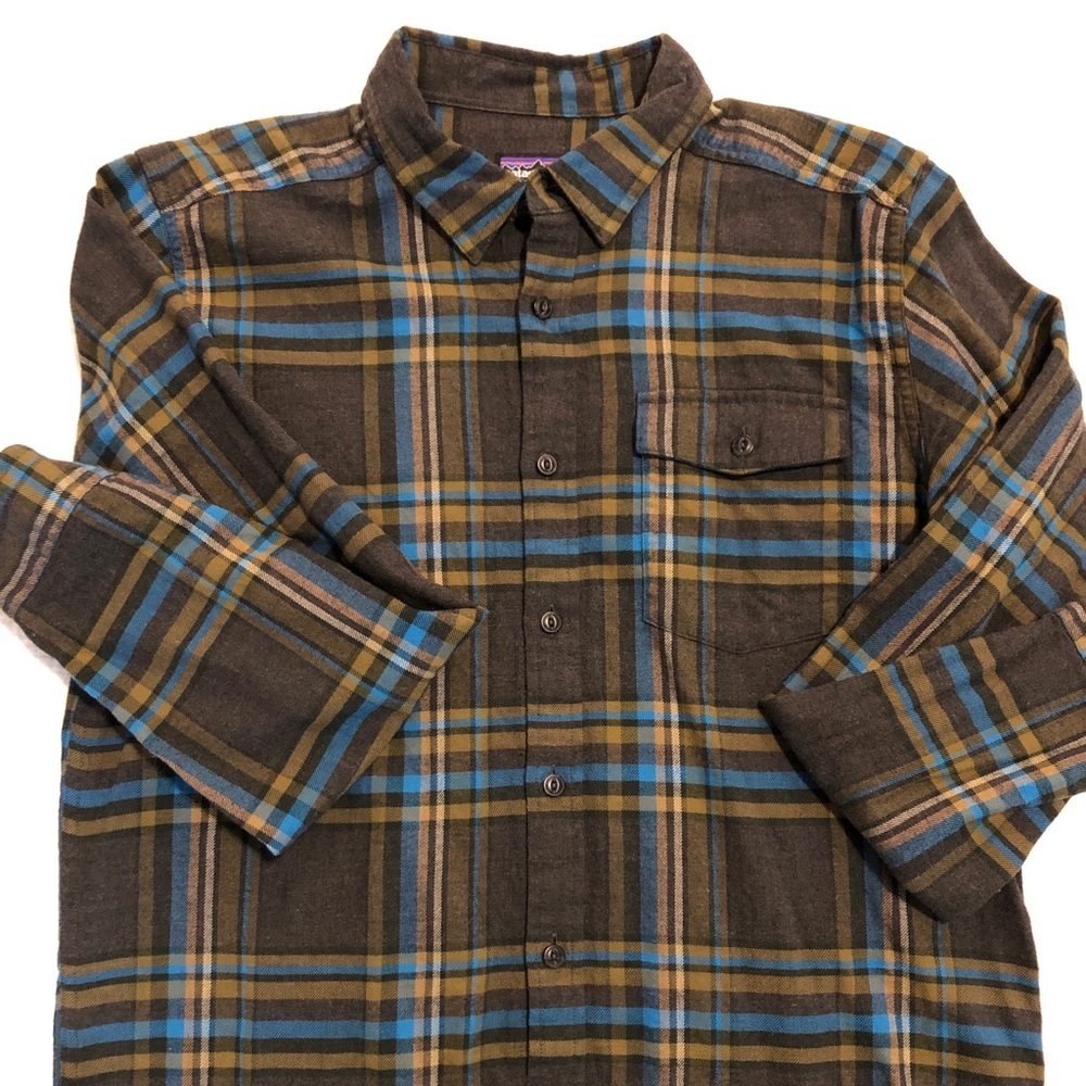 Patagonia Men’s Button up long sleeve shirt
